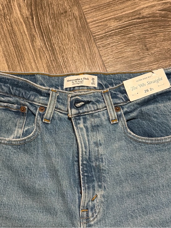 Abercrombie & Fitch Denim - Abercrombie & Fitch Women’s '90s Straight Jeans - Light Blue Denim